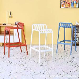 Tabouret <span class=keywords><strong>de</strong></span> <span class=keywords><strong>bar</strong></span> et <span class=keywords><strong>chaise</strong></span> <span class=keywords><strong>de</strong></span> salle à manger légers, écologiques, avec dossier et structure en plastique, style moderne et minimaliste <span class=keywords><strong>de</strong></span> luxe léger - Product Image 6