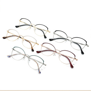 กรอบแว่นตาโลหะทรงวงรีเต็มกรอบ น้ำหนักเบา สำหรับทุกเพศ สีทองดำ สไตล์ Pure Vision - Product Image 5
