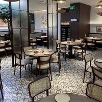 Chaise en bois massif tressée - Écologique et durable - Ensemble table et chaises de restaurant - Style occidental tendance pour cafés et hôtels