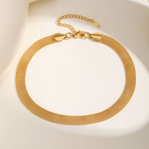 Collier à bracelet en <span class=keywords><strong>maille</strong></span> en acier inoxydable pour femmes doré Style européen américain All-Match Fashion Clavicule Chain Jewelry Set - Product Image 3
