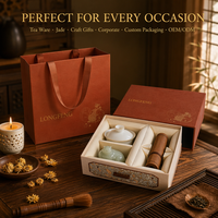 Boîte à bijoux élégante haut de gamme en carton rigide avec motif floral doré et rembourrage en satin pour cadeau de mariage