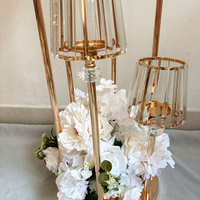Candélabre en métal doré à 6 bras, porte-bougie haut avec abat-jour en acrylique pour la décoration de table de mariage et de fête d'anniversaire