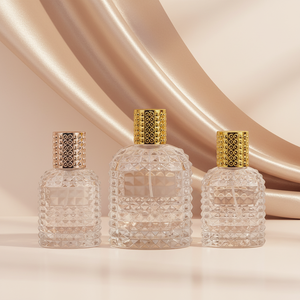 Flacons de parfum en verre de luxe personnalisés de 30 ml, 50 ml, 100 ml, avec bouchon à vis et pompe à baïonnette en diamant pour sérum de soin de la peau - Product Image 5