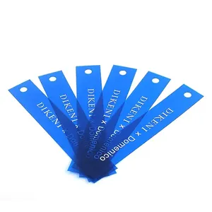 Logo de nom de sérigraphie personnalisé étiquette volante transparente de vêtements en PVC de couleur bleue avec oeillet - Product Image 5