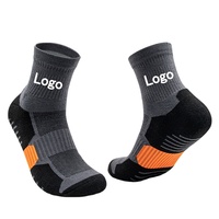 Logo personnalisé Chaussettes d'athlétisme de course à coussin de compression Elite Training Gym pour hommes