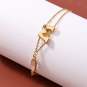<span class=keywords><strong>Bracelet</strong></span> unisexe à double couleur, chaîne magique, 26 lettres initiales, en acier inoxydable, ne se décolore pas, <span class=keywords><strong>bracelet</strong></span> cubain pour couple, vente chaude - Product Image 6