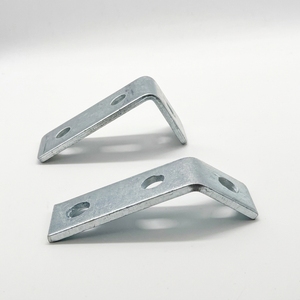 Soporte de ángulo de acero galvanizado duradero de <span class=keywords><strong>45</strong></span> grados con 2 orificios para refuerzo diagonal de tuberías con canal en C ranurado - Product Image 2