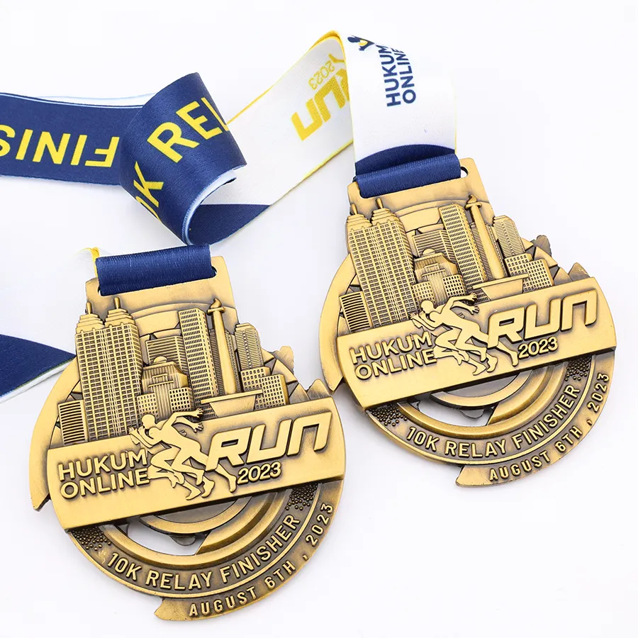 Produttore Design personalizzato 5K 10K 21K finitura maratona in esecuzione medaglie sportive smaltate con targhe trofei in metallo