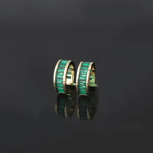 Pendientes de Clip Geométricos de Moda Unisex con Circonita, Aleación Chapada en Oro de 18K - Product Image 3