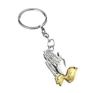 2024 New Arrival cầu nguyện tay Keychain thời trang cổ điển kim loại phước lành <span class=keywords><strong>Keyring</strong></span> với Carabiner - Product Image 4