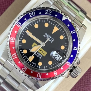 นาฬิกา Seiko รุ่น NH35 ของญี่ปุ่น ตัวเรือนสแตนเลสสตีล ระบบจักรกล ขนาด 39.5 มม. กระจกแซฟไฟร์แบบไม่สะท้อนแสง หน้าปัดเรืองแสง รุ่น Unisex - Product Image 1