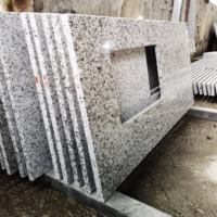 Granit blanc de Chine de haute qualité, préfabriqué pour les comptoirs de cuisine, les meubles de salle de bain, l'utilisation en extérieur - Écologique