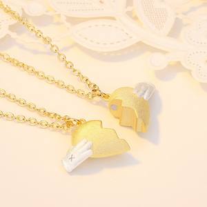 Collana con Ciondolo Magnetico Coppia Innamorata in Rame Placcato Oro, Gioielli alla Moda, Catene per Collane con Ciondoli Trendy - Product Image 2