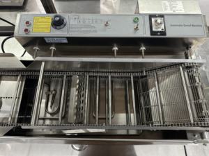 Machine à frire les beignets électrique de bureau 2025, état neuf, pour la fabrication de beignets sucrés avec du lait, de la farine, du maïs, des fruits et des noix en boulangerie - Product Image 3