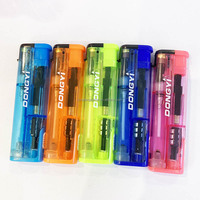Briquet à gaz rechargeable LED coupe-vent le moins cher, briquet en plastique avec lumière LED pour le camping