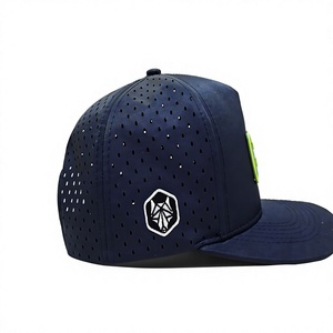 Casquette Trucker Personnalisée à 6 Panneaux avec Patch en Caoutchouc et Trous Découpés au Laser, Dos en Polyester, Haute Qualité, pour Adultes, Fabriquée au Vietnam - Product Image 3