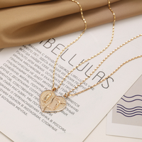 Nouveauté 2025, collier de couple tendance sur le thème de l'amour, pendentifs en forme de cœur, design assorti, chaîne de clavicule, personnalisable OEM