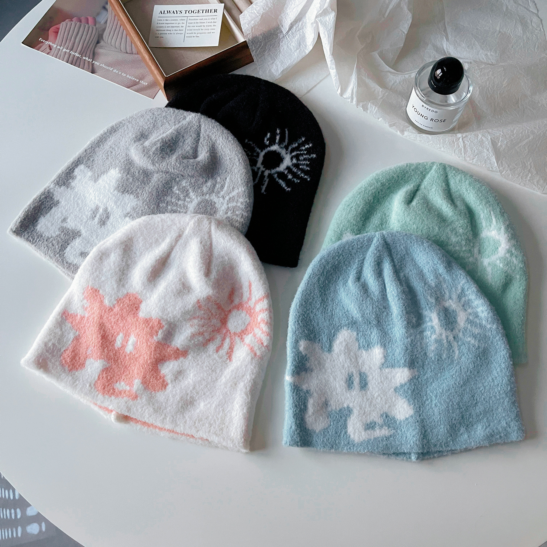 Korean-style Instagram-inspired Plush Jacquard Knit Unisex Beanie Snowflake Pattern Autumn/Winter Cold-weather Hiking Skiing Hat