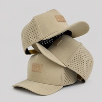 Gorra de Béisbol de 5 Paneles con Parche de Silicona, Estilo Urbano, Perforada con Láser, Visera Plana, Cierre a Presión, Estructurada, Unisex