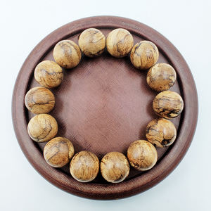 Vintage wilde agarhout kralen armband voor mannen uit Malinau - Product Image 2