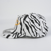Casquette de golf personnalisable à 5 panneaux à rayures zébrées, broderie vintage feuille de laurier dorée, chapeau de baseball décontracté pour l'extérieur 100%