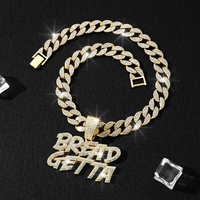 Collier personnalisé avec chaîne cubaine en diamant pour hommes femmes Hip Hop Street Trendsetting Letters avec alliage de zinc Christian