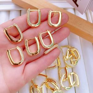 ต่างหูห่วงเพทายทองเหลืองชุบทอง18K เครื่องประดับขายดีสำหรับงานเลี้ยง - Product Image 1