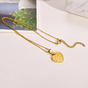 <span class=keywords><strong>Médaille</strong></span> martelée sculptée pour gravure femmes breloques 2024 Pvd acier inoxydable hommes été mode bijoux colliers CZ en gros - Product Image 3