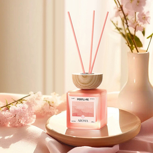 Diffusore di Fragranza <span class=keywords><strong>per</strong></span> la Casa con Etichetta Privata all'Ingrosso, Bottiglia Quadrata Rosa da 200ml, Diffusore di Lusso con Tappo in Legno e <span class=keywords><strong>Bastoncini</strong></span> in Rattan - Product Image 2