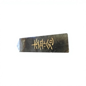 Pirámide de Ágata Negra Grabada con el Logotipo de Reiki, Artesanía de Piedras Preciosas para Sanación con Reiki, Meditación y Decoración del Hogar - Product Image 3