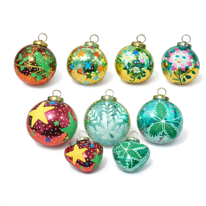 Adornos Navideños de PVC Hechos a Mano, Bolas de Plástico Colgantes para Árbol, Decoración Festiva con Diseño Floral y de Estrellas en Colores Personalizados - Product Image 3
