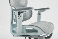 Chaise de bureau exécutive minimaliste en maille avec base en aluminium, massage 4 points, hauteur réglable, pivotante, dossier ailé et accoudoirs réglables pour la maison et le bureau