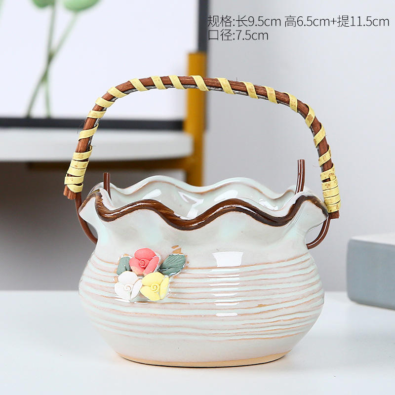 ตะกร้าดอกไม้สีขาว