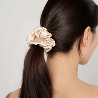 Chouchous de luxe en soie pour femmes vente en grosLOGO et boîte personnalisés; 100% soie de mûrier adaptés à un usage quotidien