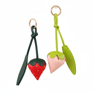 PU coton rempli mignon fraise pendentif accessoires ins style exquis mode sac pendentif porte-clés décoration porte-clés - Product Image 1