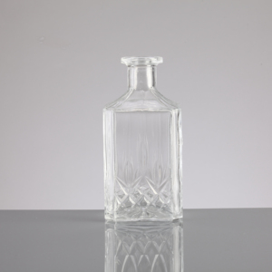 Populaire carré universel <span class=keywords><strong>cognac</strong></span> 500ml 700ml bouteille de vodka Texture en relief bouteille de liqueur verre liège étanchéité <span class=keywords><strong>Gin</strong></span> bouteille de whisky - Product Image 1