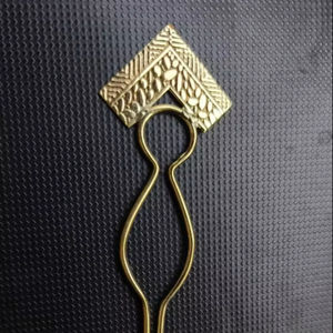 Bâtonnet à cheveux vintage à motif géométrique, couleur or, épingle à cheveux en métal, accessoire de cheveux décoratif fait à la main pour femmes - Product Image 1