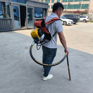 उच्च गुणवत्ता 4kw पेट्रोल इंजन कंक्रीट कंपन बाहरी प्रकार उच्च कंपन आवृत्ति 190hz उच्च भार क्षण क्षण - Product Image 3