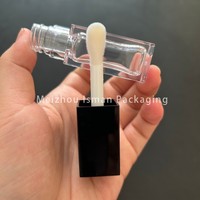 Tube de gloss à lèvres carré transparent ISMAN 8 ml avec un grand applicateur, bouchon noir et blanc, emballage de gloss à lèvres vide, logo personnalisé, flacon en PETG