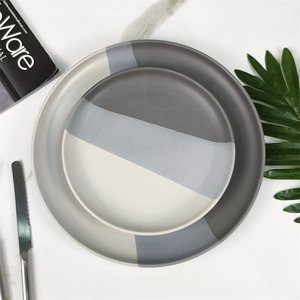 Vaisselle en céramique de 16 pièces en gros bon marché <span class=keywords><strong>Assiette</strong></span> <span class=keywords><strong>plate</strong></span> ronde émaillée <span class=keywords><strong>Assiette</strong></span> peu profonde grise Western Dessert Salade <span class=keywords><strong>Assiette</strong></span> à steak - Product Image 3