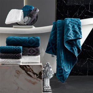 <span class=keywords><strong>Serviette</strong></span> d'enveloppement de spa gaufrée personnalisée <span class=keywords><strong>Serviette</strong></span> éponge en <span class=keywords><strong>tissu</strong></span> jacquard 70x140 <span class=keywords><strong>Serviette</strong></span> de salon de beauté de spa d'hôtel pour cadeaux Coton OEM ODM 50pcs - Product Image 2
