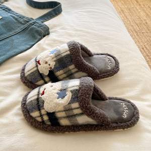 Zapatillas de algodón impermeables con forro polar, suela gruesa antideslizante, zapatos de interior y exterior para el hogar, para días de nieve en invierno, uso diario - Product Image 4