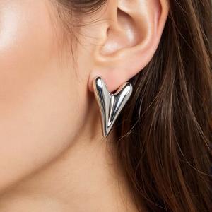 Heart Shape <b>Titanium</b> Steel <b>Stud</b> Earrings For Women Fashion Jewelry Lightweight Elegant Design Ins Style Earrings - Product Image 1