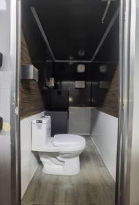 Recentemente europeo Sandbeach Mobile prefabbricato rimorchio da bagno portatile modulare servizi igienici mobili per campeggio partito fatto pannello Sandwich - Product Image 5