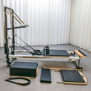 <span class=keywords><strong>V2M</strong></span> Plus Reformer avec tour Canada Modèle métal alliage d'aluminium Pilates Reformer avec tour - Product Image 3