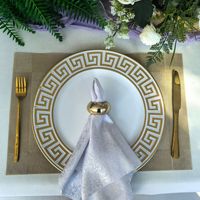 Assiette de présentation en plastique, motif clé grecque dorée, blanche, ronde, décorative, pour la mise en table de mariage et de fête