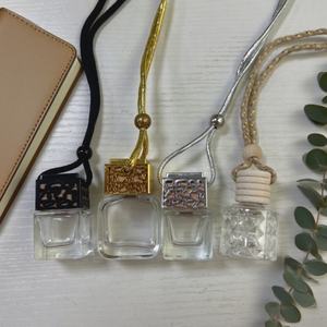 ขวดน้ำหอมปรับอากาศในรถยนต์แบบแขวน ขนาด 8 มล. สำหรับน้ำมันหอมระเหย รูปทรงสี่เหลี่ยม สีดำโปร่งใส - Product Image 4