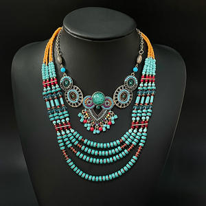 Parure de bijoux pour femme en laiton plaqué cuivre antique, collier multi-brins et boucles d'oreilles, ornée de perles de cristal et de strass, style bohème lourd - Product Image 4