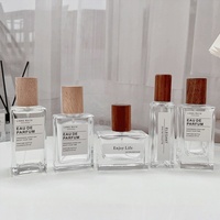 Flacon de parfum vide en verre carré de luxe 30ml 50ml 100ml avec bouchon en bois naturel, vaporisateur de parfum