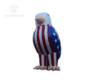 Águila inflable divertida que hace publicidad de juguetes de dibujos animados águila de la bandera americana para la decoración del festival